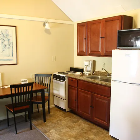 Kennebunk Gallery Motel And Cottages-2
