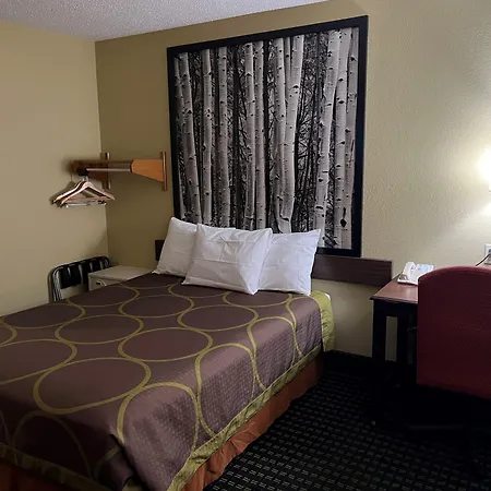 Super 8 By Wyndham Trinidad-2
