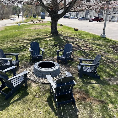 Best Western Plymouth Inn-White Mountains-2