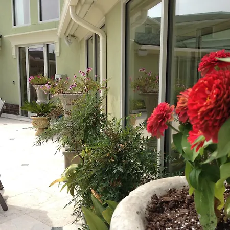 Town & Country Inn And Suites-3