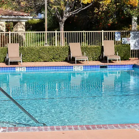 Best Western Valencia/Six Flags Inn & Suites-2
