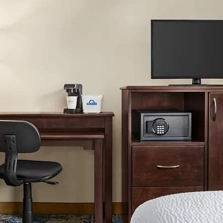 Days Inn By Wyndham Philadelphia Convention Center-3