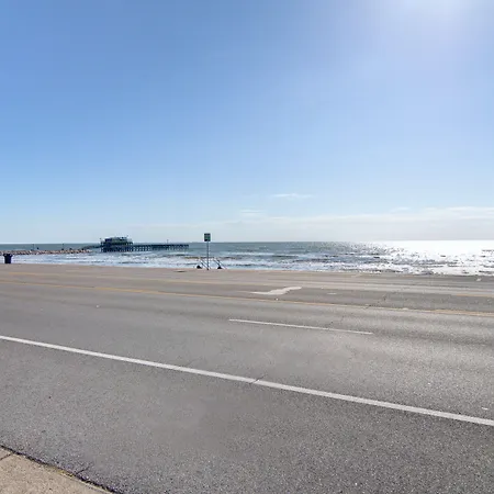 Spark By Hilton Galveston-3