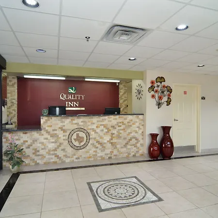 Quality Inn Near Seaworld - Lackland-2