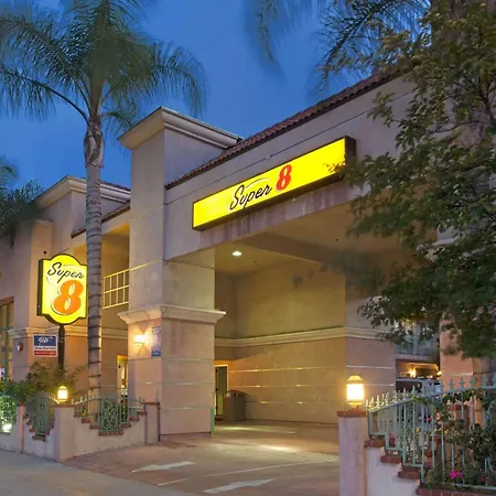 Super 8 By Wyndham North Hollywood-2