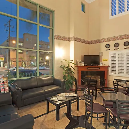 Super 8 By Wyndham North Hollywood-3