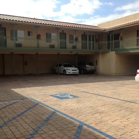 Bella Capri Inn And Suites-2