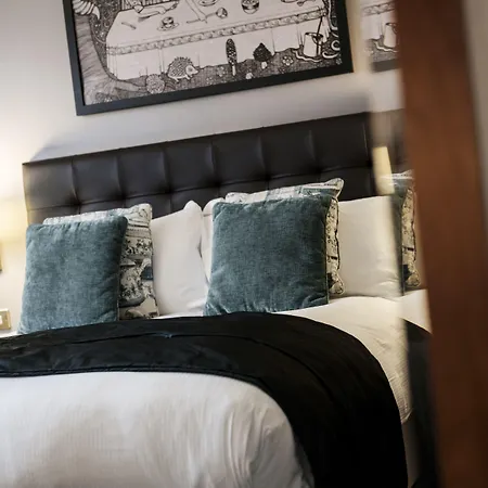 The Mad Hatter Hotel-3