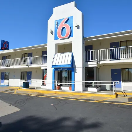 Motel 6-Chicopee, Ma - Springfield-3