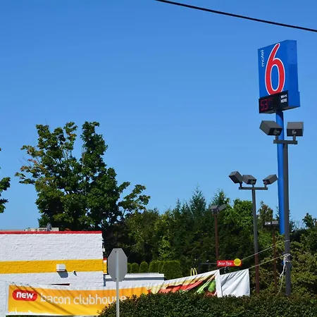 Motel 6-Chicopee, Ma - Springfield-2