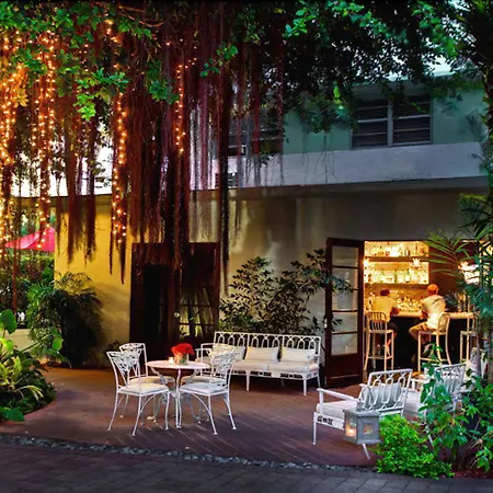 Dorchester Hotel&Suites-3