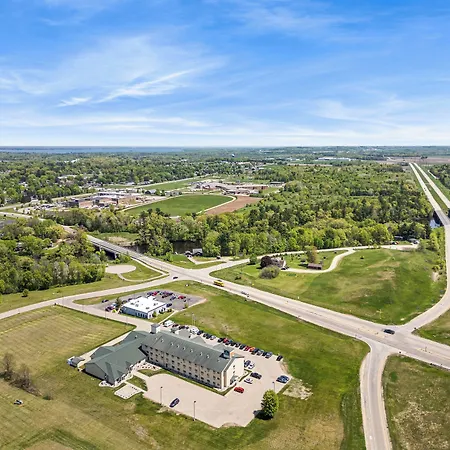 Boarders Inn & Suites By Cobblestone Hotels - Shawano-2