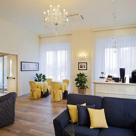 Hotel Italia-2