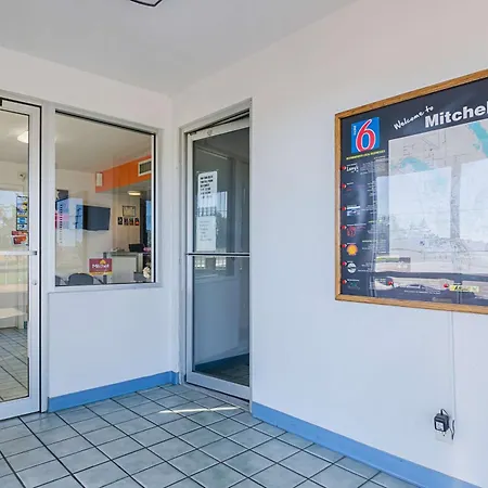 Motel 6-Mitchell, Sd-3