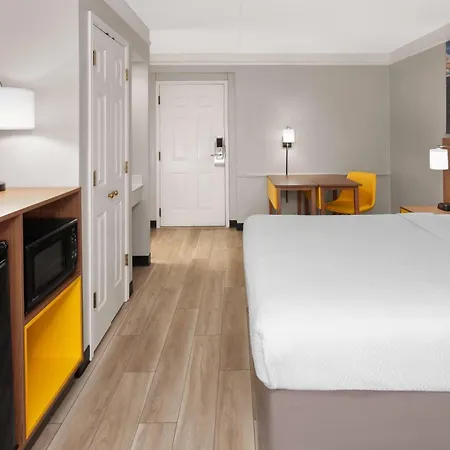 Days Inn & Suites By Wyndham Arlington Heights-3