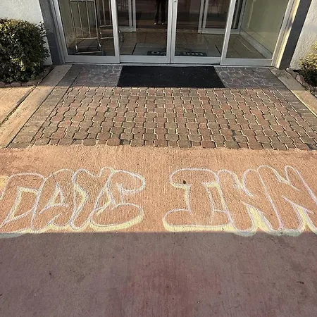 Days Inn By Wyndham Copperas Cove-2