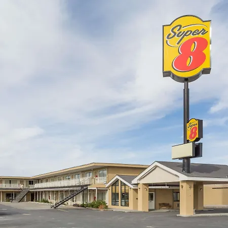Super 8 By Wyndham Wells-2