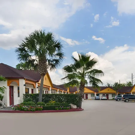 Scottish Inn And Suites Highway Six South-3