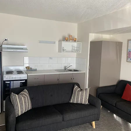 Adina Place Motel Apartments-2