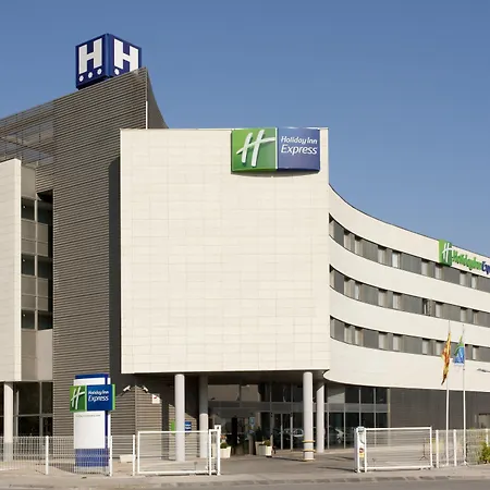 Holiday Inn Express Molins De Rei By Ihg-3