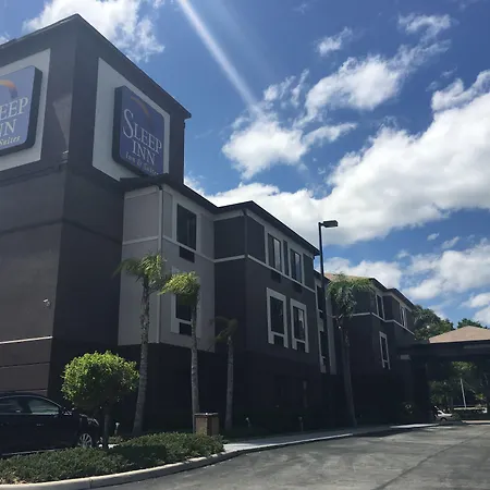 Clarion Pointe Lakeland I-4-2