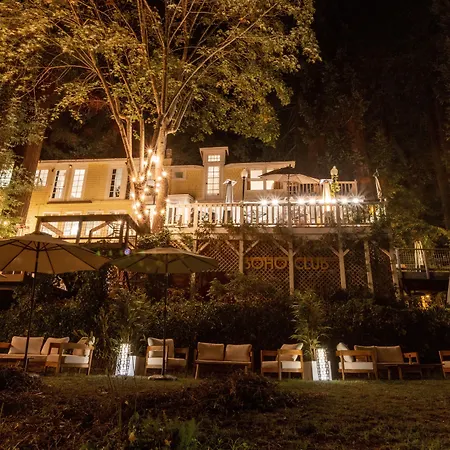 Boho Manor-3