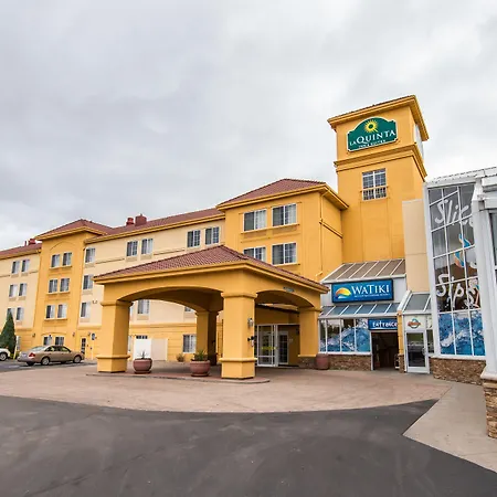 La Quinta Inn And Suites By Wyndham At Watiki Waterpark-3