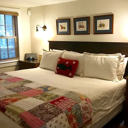 Revere Guest House-3