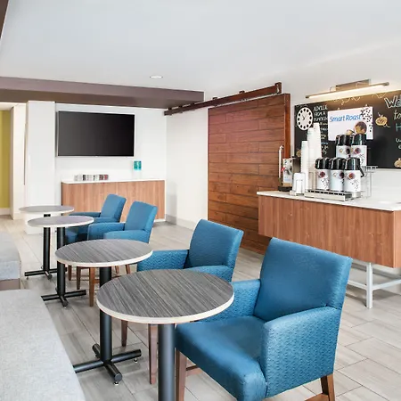Holiday Inn Express & Suites Bellevue -Omaha Area- By Ihg-3