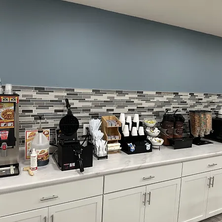 Super 8 By Wyndham Grand Island-2