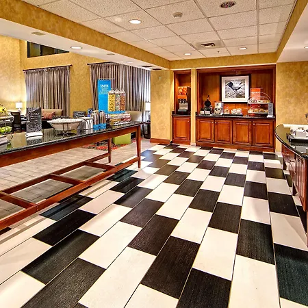 Hampton Inn Quincy-2