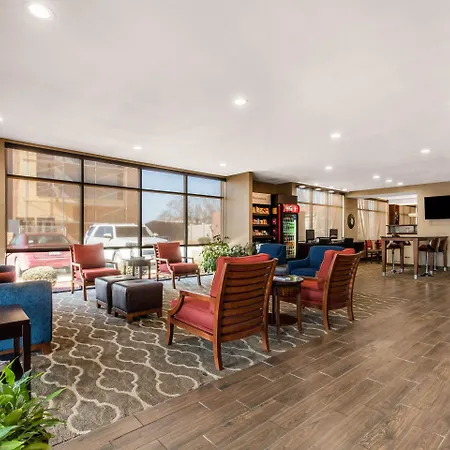 Comfort Suites Tuscaloosa Near University-3