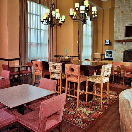 Hampton Inn & Suites Fredericksburg-2