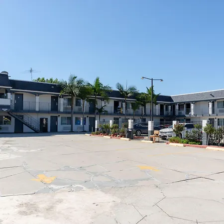 Value Inn Bellflower-3
