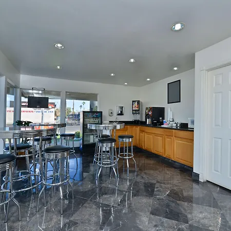 Crown Motel-2