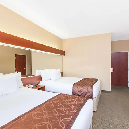Microtel Inn By Wyndham Rogers-3