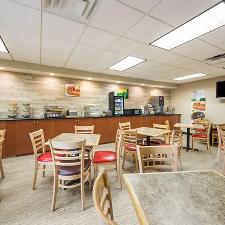 Quality Inn & Suites Fishkill South Near I-84-3