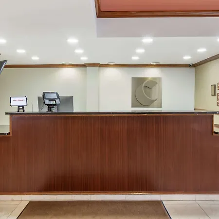 Comfort Inn & Suites Charleston Airport Convention Center-2