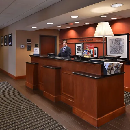Hampton Inn & Suites Tacoma-2