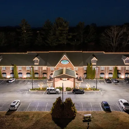 Mountain Inn & Suites Flat Rock-2