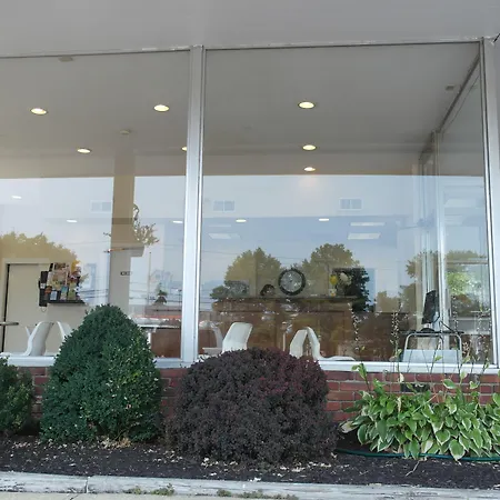 Crystal Inn Eatontown-2