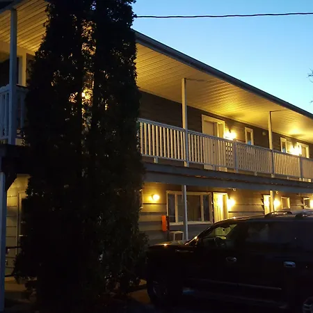 Snug Harbor Inn-2