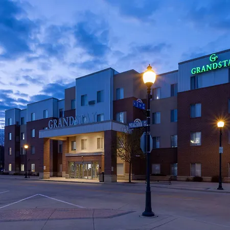 Grandstay Hotel & Suites Downtown Sheboygan-3