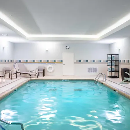 Courtyard By Marriott Denton-3