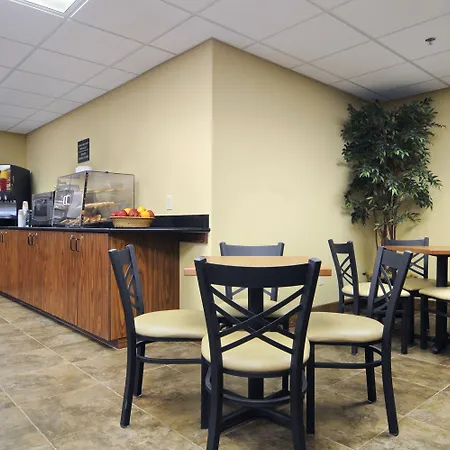 Quality Inn & Suites Monterey I-40-2