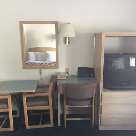 Rodeway Inn Beaumont-3