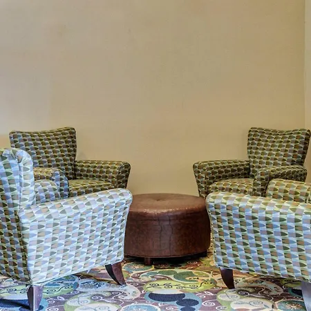 Comfort Suites Near Hot Springs Park-3