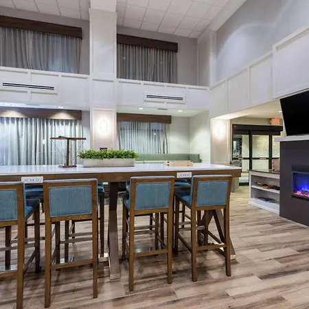 Newly Renovated-Hampton Inn & Suites Casper-3