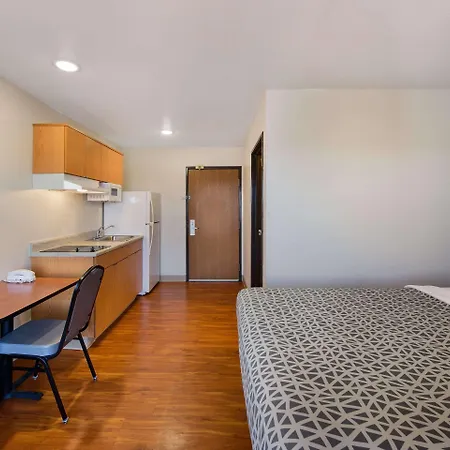 Woodspring Suites Columbus Southeast-3