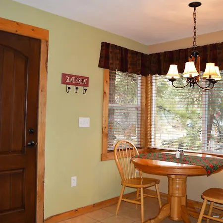 The Inn On Fall River & Fall River Cabins-3